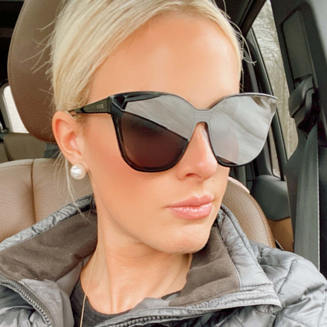 customer content - chelseacurtisbeauty wearing gia black grey sunglasses
