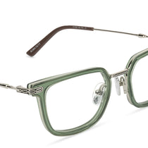 https://www.diffeyewear.com/cdn/shop/products/diff-eyewear-boba-fett-olive-green-clear-glasses-alt-4_105x105@2x.jpg?v=1653000997