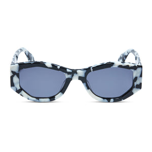 diff eyewear zoe oval sunglasses with a rich hide pattern on acetate with a grey gradient lenses front view
