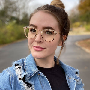 rachelnovak wearing RUE - CREAM TORTOISE + CLEAR